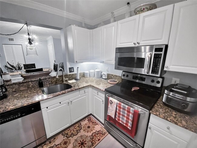 Building Photo - 2721 Ocean Club Blvd