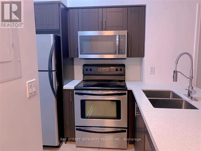 Building Photo - 388 Prince of Wales Dr