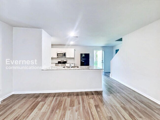 Foto del edificio - Limited Time Special Offer! / Lovely 3-Bedroom Home with Hookups / Pet-Friendly / Available Now!