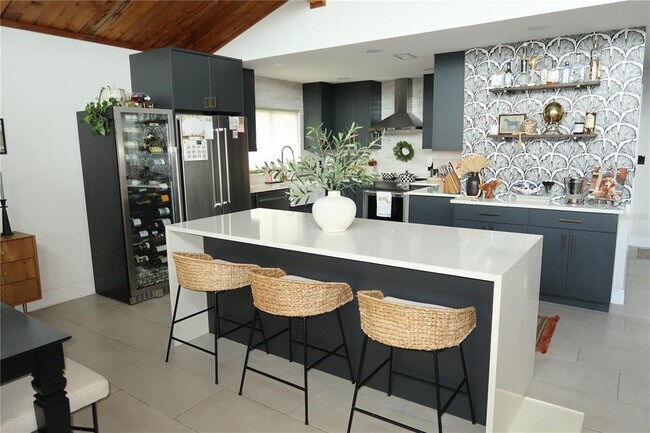 Foto del edificio - 5945 Venetian Blvd NE