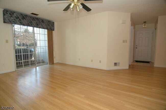 Foto del edificio - 214 Stratford Pl