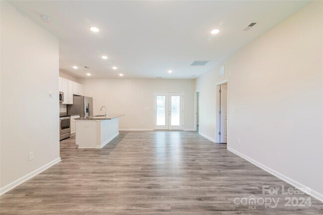 Building Photo - 2021 Gilbert St