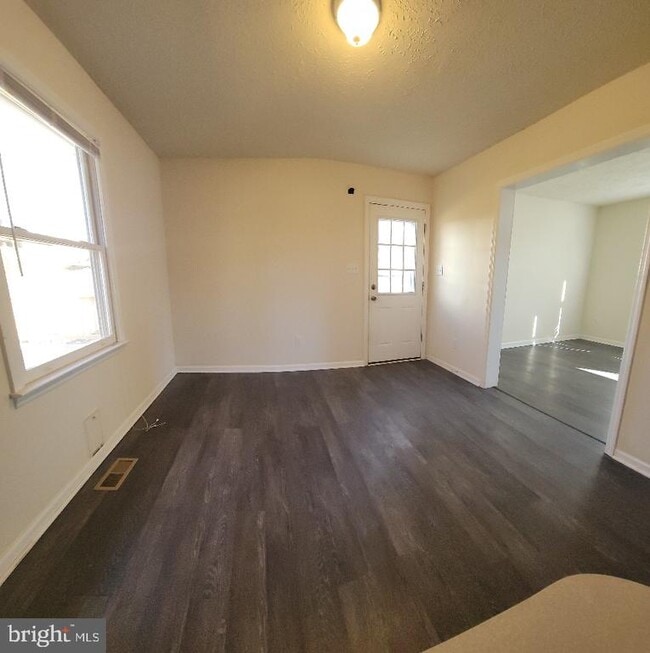 Building Photo - 11031 Ascot Cir