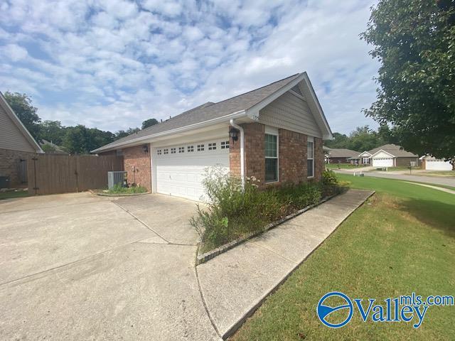 Building Photo - 135 Potters Wheel NW