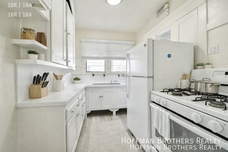 Building Photo - 1123 E Appleton St