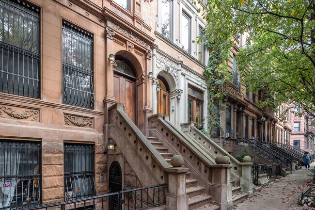 Entrance - 517 W 149th St