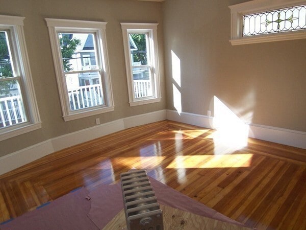 Building Photo - 14 Varnum St