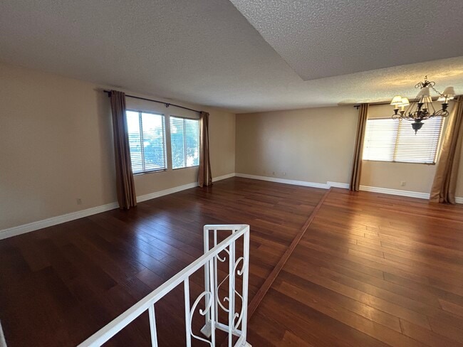 Building Photo - 12138 S Tomi Dr