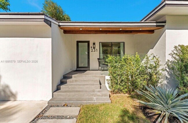 Building Photo - 231 NE 45th St