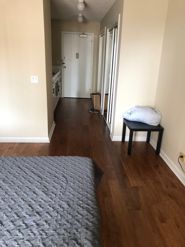 2464 Prince Edward St Unit 1717, Honolulu, HI 96815 Condo for Rent in