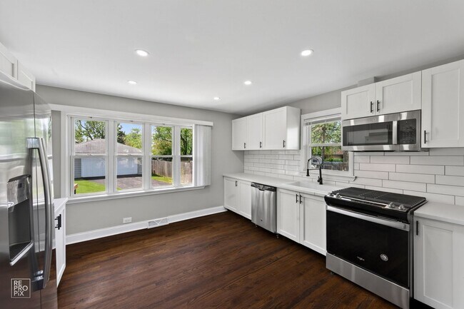 Foto del edificio - Gorgeous 3 Bedroom Home in Wauconda!