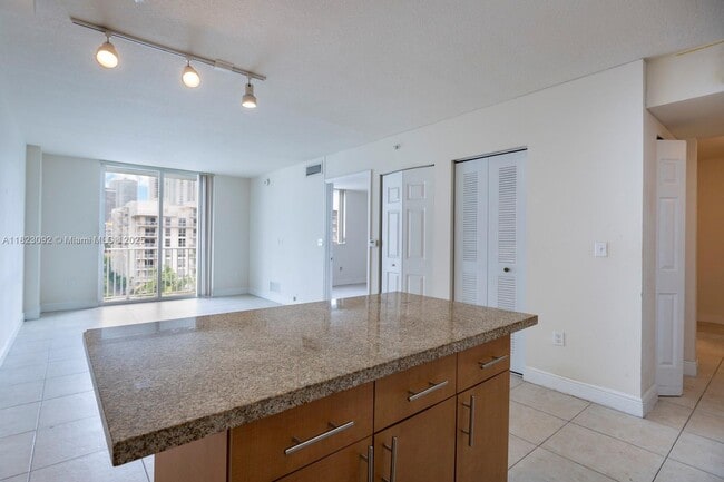 Foto del edificio - 423 NE 23rd St