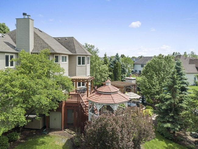 Building Photo - 752 Waterside Dr