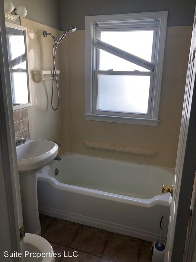 Building Photo - 2 br, 1 bath House - 18760 Washtenaw