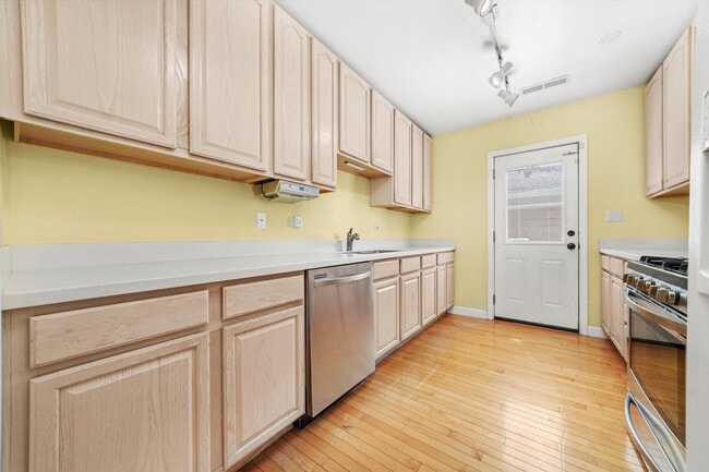 Foto del edificio - 2108 Harrison St