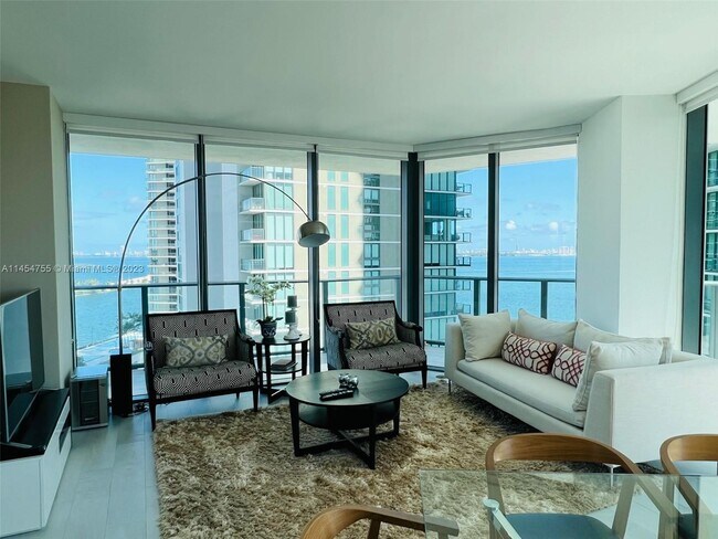 Foto del edificio - 501 NE 31st St