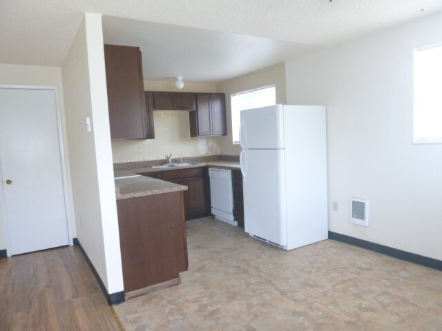 Foto del edificio - 2bd 1ba
