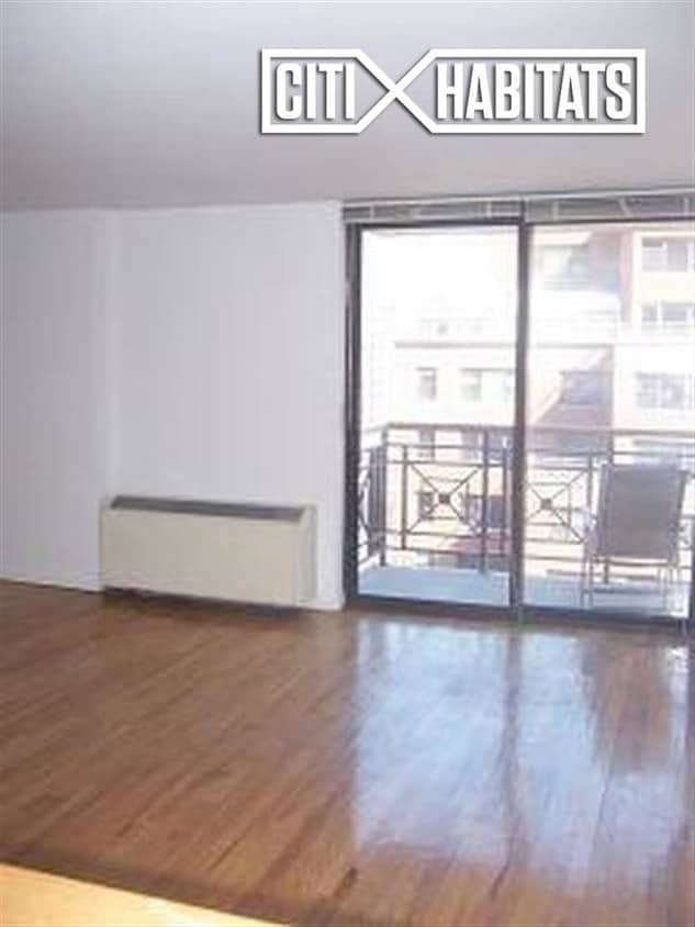 Building Photo - Manhattan Promenade