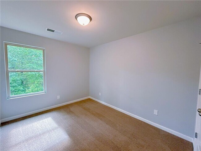 Building Photo - 1892 Old Dogwood