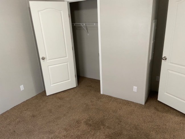 Building Photo - 9859 Shepherd Rd