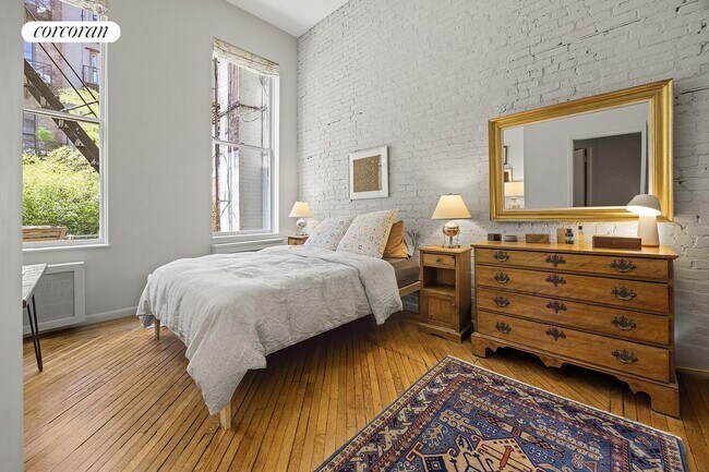 Foto del edificio - 68 W 11th St