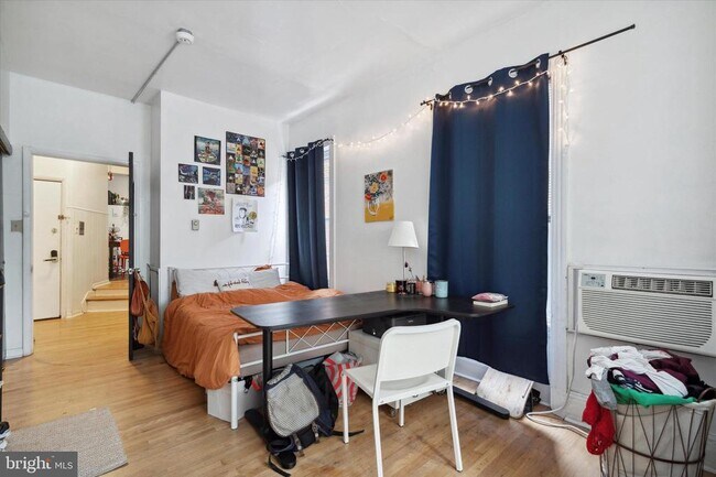 Foto del edificio - 3215 Hamilton St