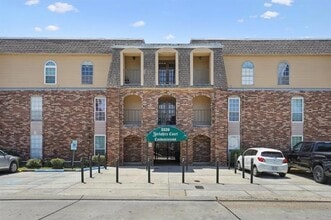 Building Photo - 3320 N Arnoult Rd