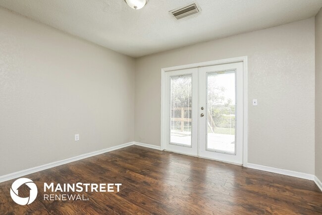 Foto del edificio - 1442 Lakecrest Dr