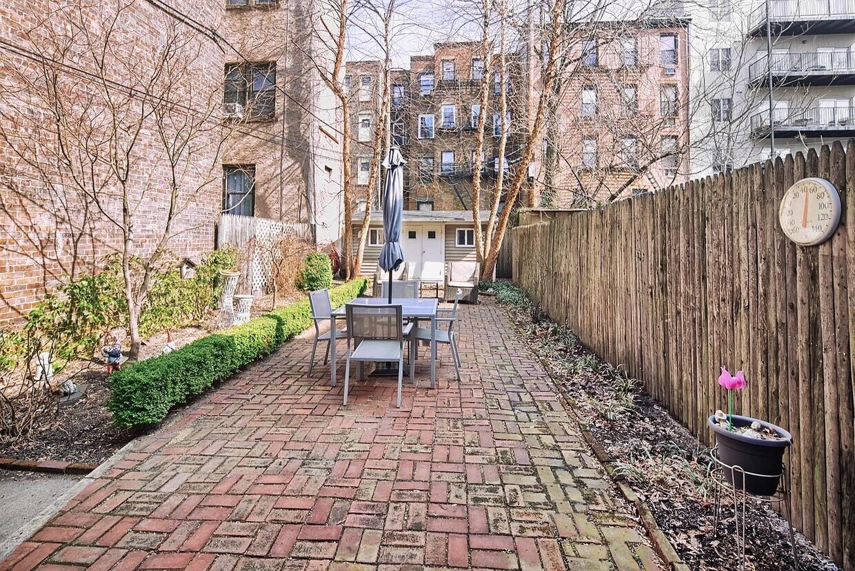 Foto principal - 243 Garden St