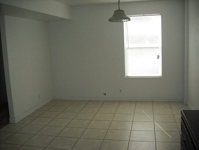 Foto del edificio - 1380 W 6235 S