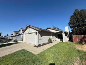 Building Photo - 8228 Bluehaven Ct