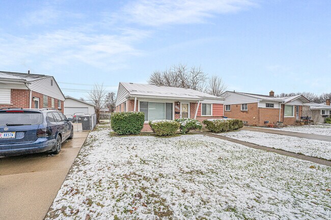 Building Photo - 31095 Steinhauer St