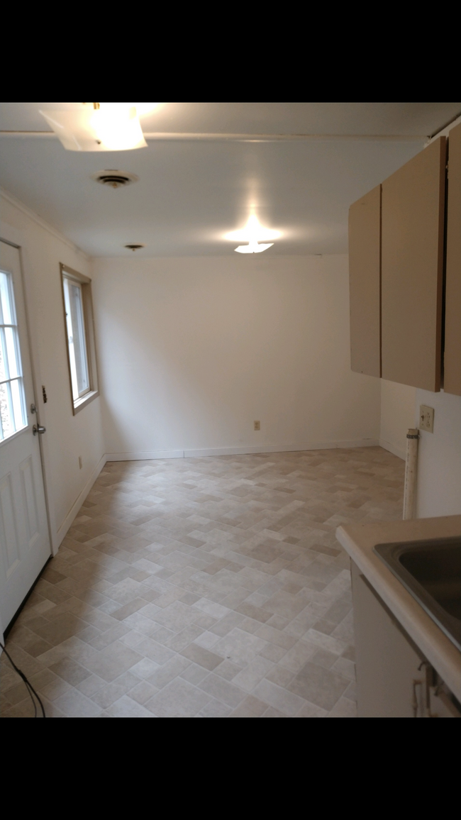 Building Photo - 1280 Conewango Ave