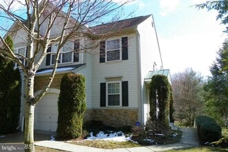 Building Photo - 7300 Rocky Creek Dr