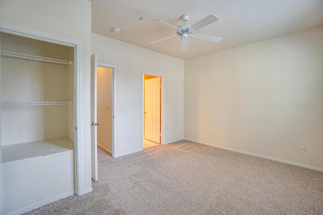 Building Photo - BEAUTIFUL CONDO ON THE COLUMBIA RIVER
