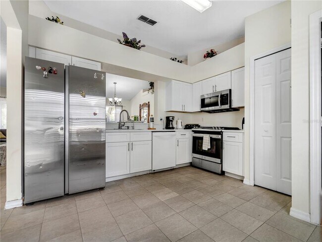 Foto del edificio - 15405 Margaux Dr