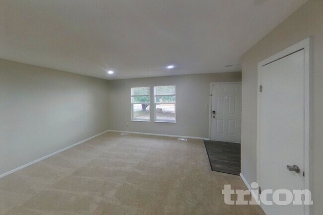 Foto del edificio - 5542 Wilkerson Pass Dr