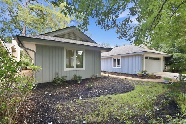 Building Photo - 2 Wood Thrush Ct