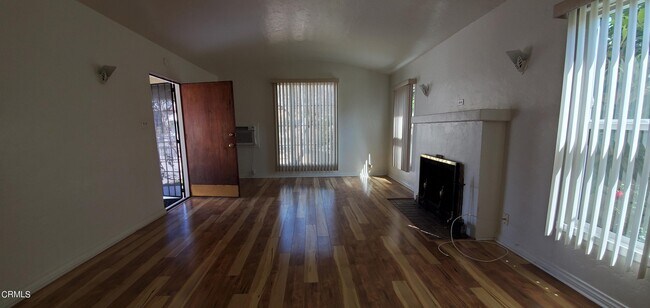Building Photo - 320 E Los Higos St