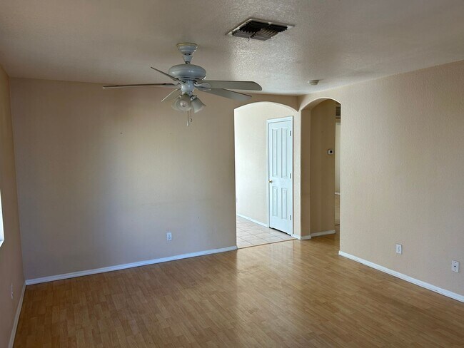 Foto del edificio - 2 bed 2 bath home