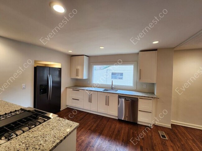Building Photo - 1066 Briar Vista Terrace NE
