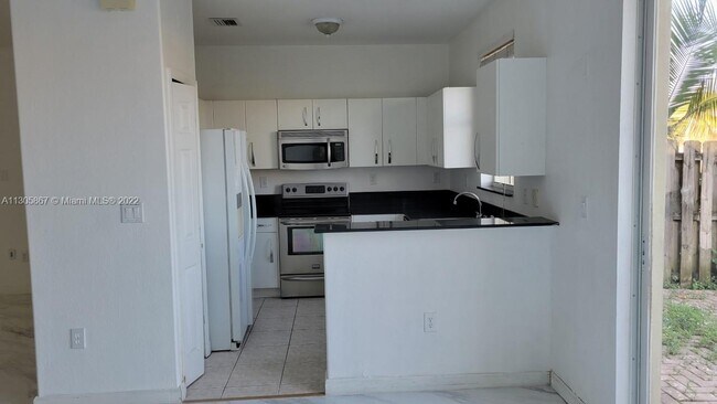 Foto del edificio - 10971 NW 79th St