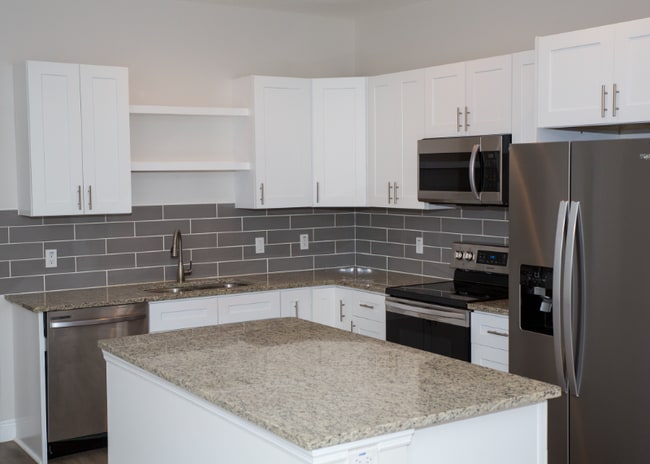 Building Photo - 39533 Meadowood Loop