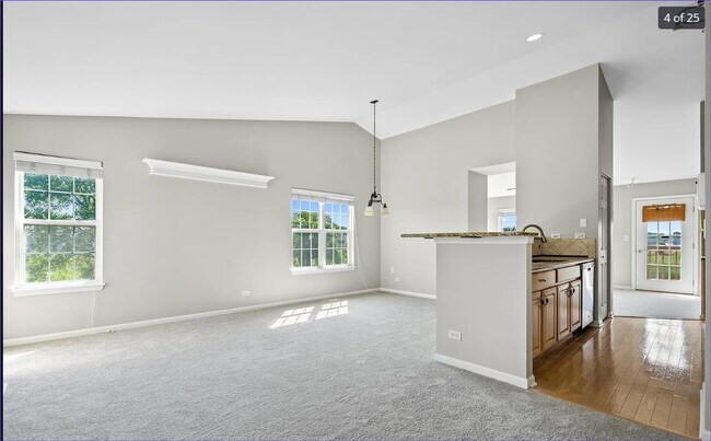 Foto del edificio - 2467 Golf Ridge Cir
