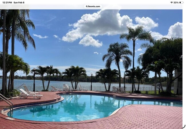 Foto del edificio - 2831 N Oakland Forest Dr