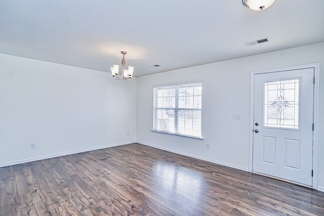 Building Photo - 102 Prairie Wolf Run