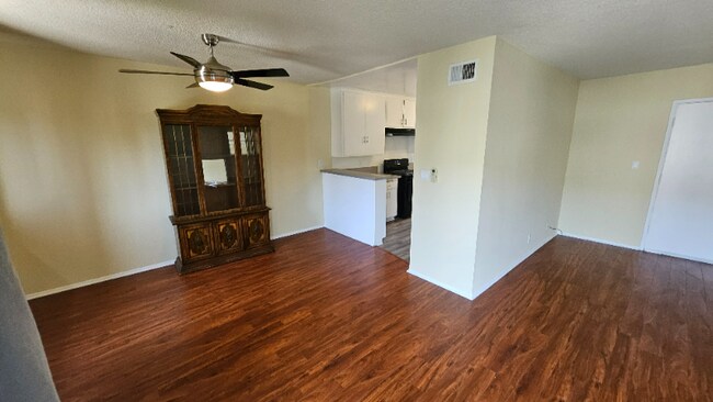 Foto del edificio - 638 N W Knoll Dr