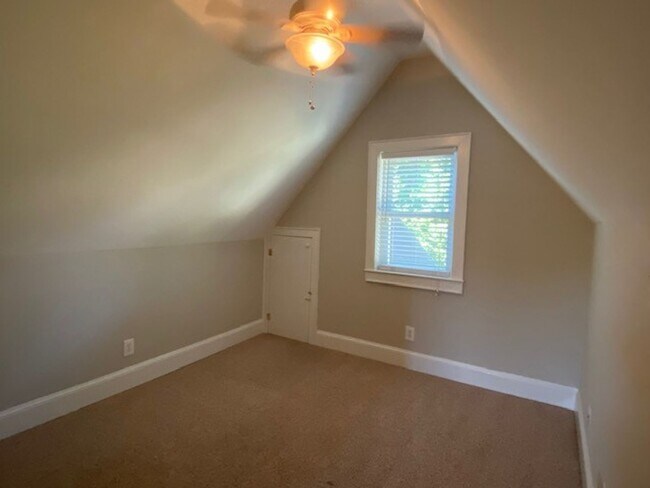 Building Photo - Charming Home In the Avenues Remodeled!!!