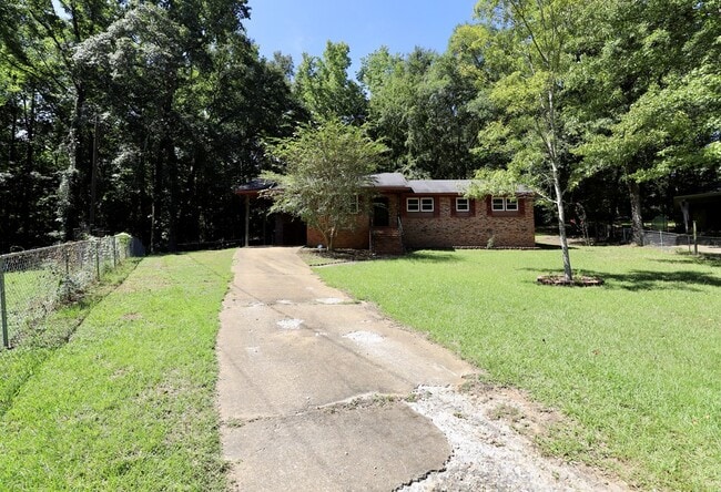 Building Photo - 3 Spring Lake Dr