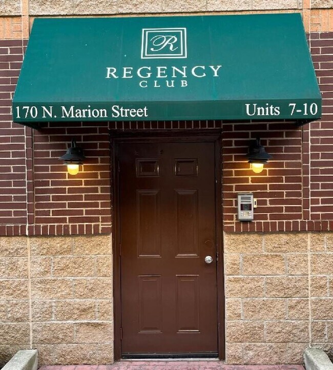 Building Photo - 170 N Marion St